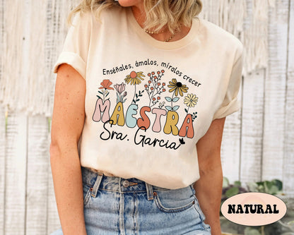 Teacher Shirt, Bilingual Teacher Shirt, Personalized Maestra Shirt, Maestra Bilingual, Retro Maestra Shirt, Spanish Teacher, Bilingual Gift