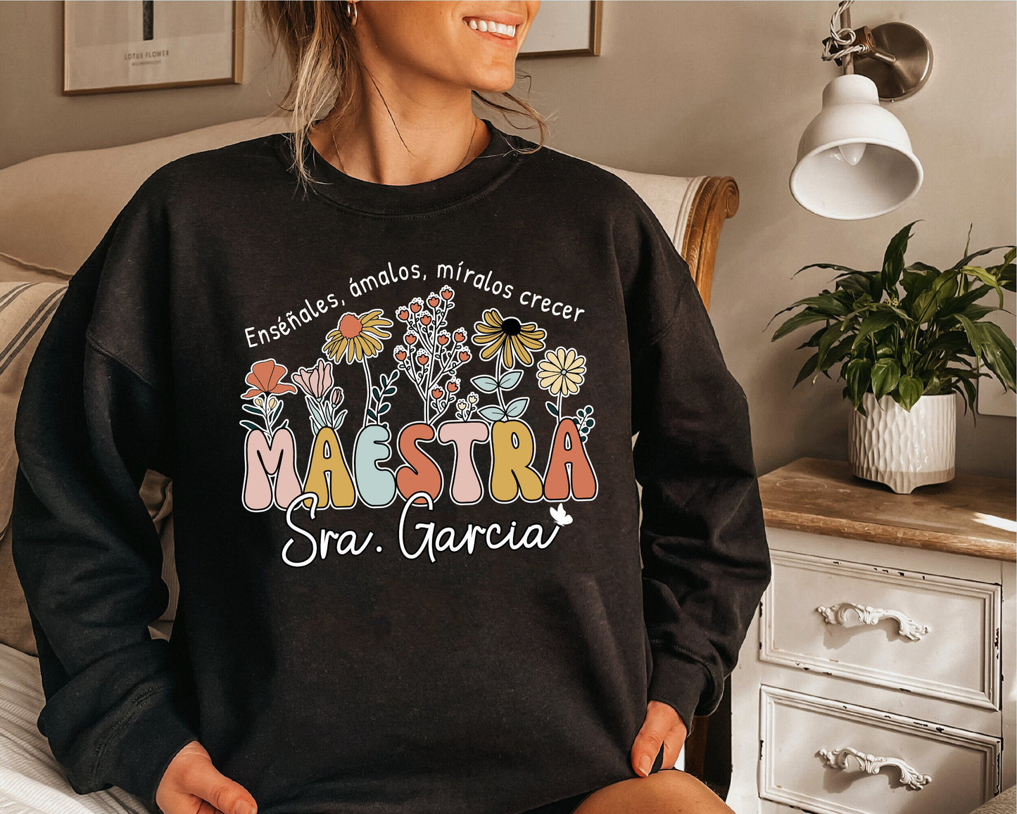 Teacher Shirt, Bilingual Teacher Shirt, Personalized Maestra Shirt, Maestra Bilingual, Retro Maestra Shirt, Spanish Teacher, Bilingual Gift