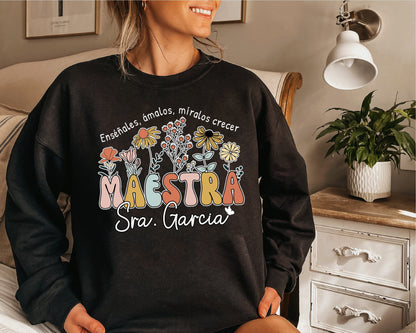 Teacher Shirt, Bilingual Teacher Shirt, Personalized Maestra Shirt, Maestra Bilingual, Retro Maestra Shirt, Spanish Teacher, Bilingual Gift