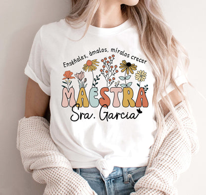 Teacher Shirt, Bilingual Teacher Shirt, Personalized Maestra Shirt, Maestra Bilingual, Retro Maestra Shirt, Spanish Teacher, Bilingual Gift