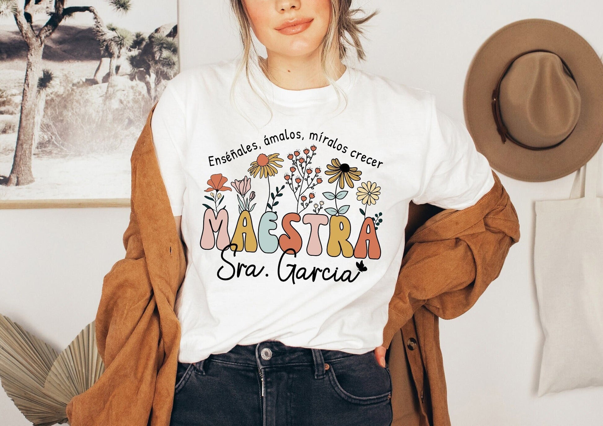 Teacher Shirt, Bilingual Teacher Shirt, Personalized Maestra Shirt, Maestra Bilingual, Retro Maestra Shirt, Spanish Teacher, Bilingual Gift
